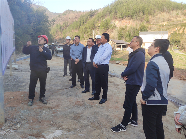 湖北省生態(tài)環(huán)境保護監(jiān)察專員馮安龍一行赴竹山項目群指導(dǎo)工作1.jpg